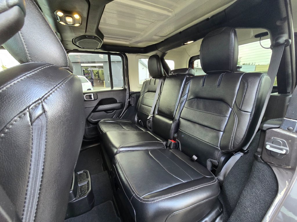 Used 2022 Jeep Wrangler Unlimited Sahara w/ Cold Weather Group AWD/4WD image 17