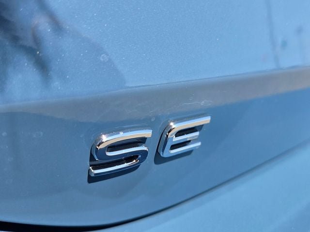 New 2026 Volkswagen Tiguan SE FWD image 11