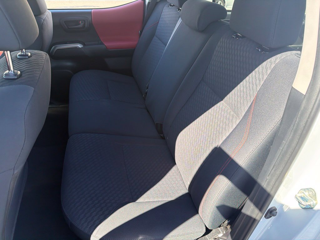 Used 2020 Toyota Tacoma SR5 RWD image 15