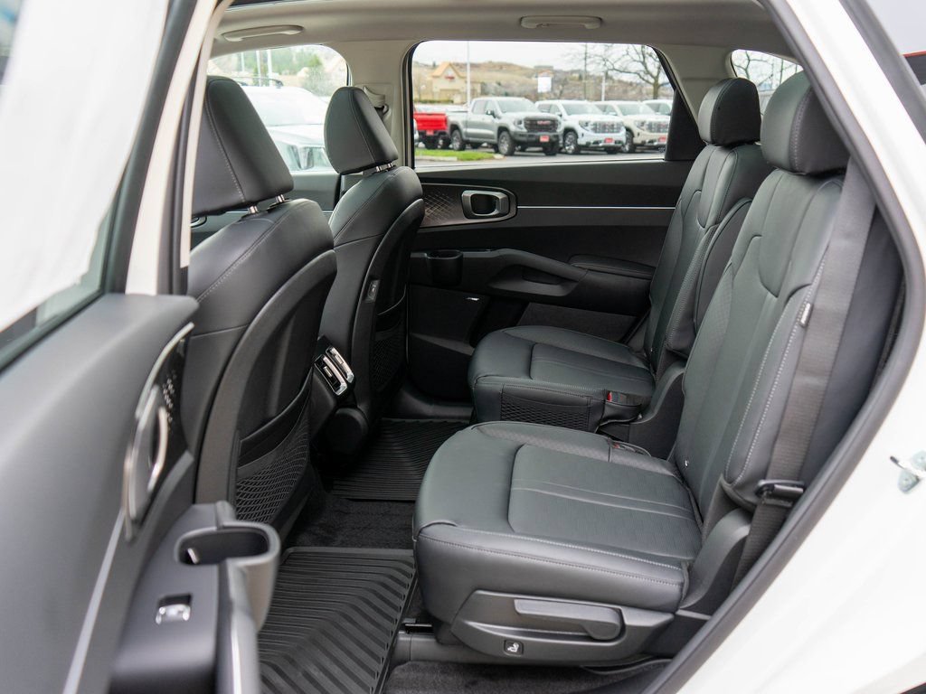 New 2026 Kia Sorento EX w/ EX Premium Package AWD/4WD image 14