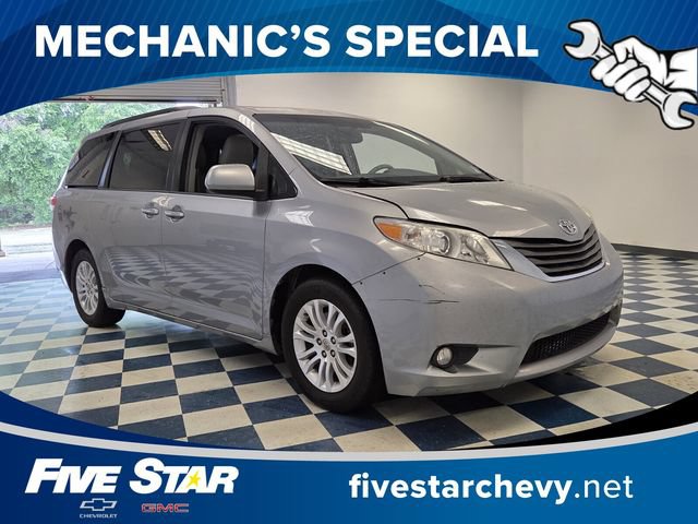 Used 2013 Toyota Sienna XLE w/ Premium Pkg