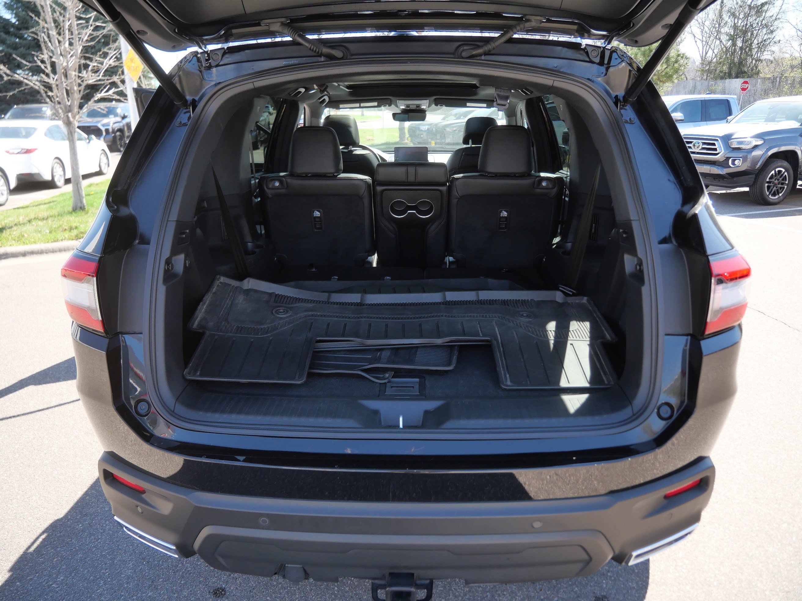 Used 2025 Honda Pilot Black Edition image 18