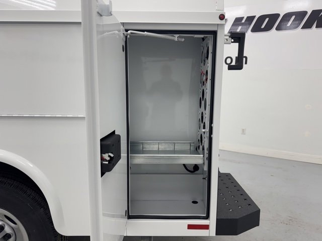 New 2026 Chevrolet Express 3500 w/ Power Convenience Package image 25