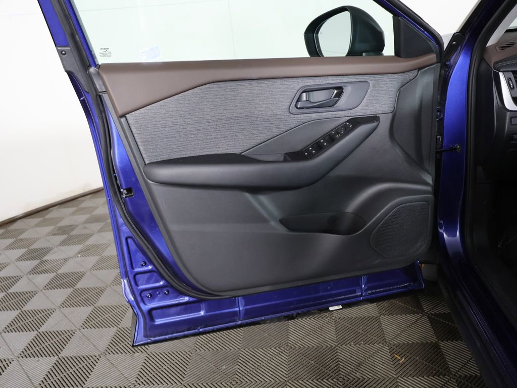 Used 2023 Nissan Rogue S AWD/4WD image 20