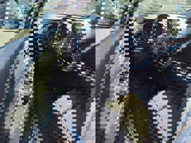 Used 2024 Nissan Rogue SV image 6