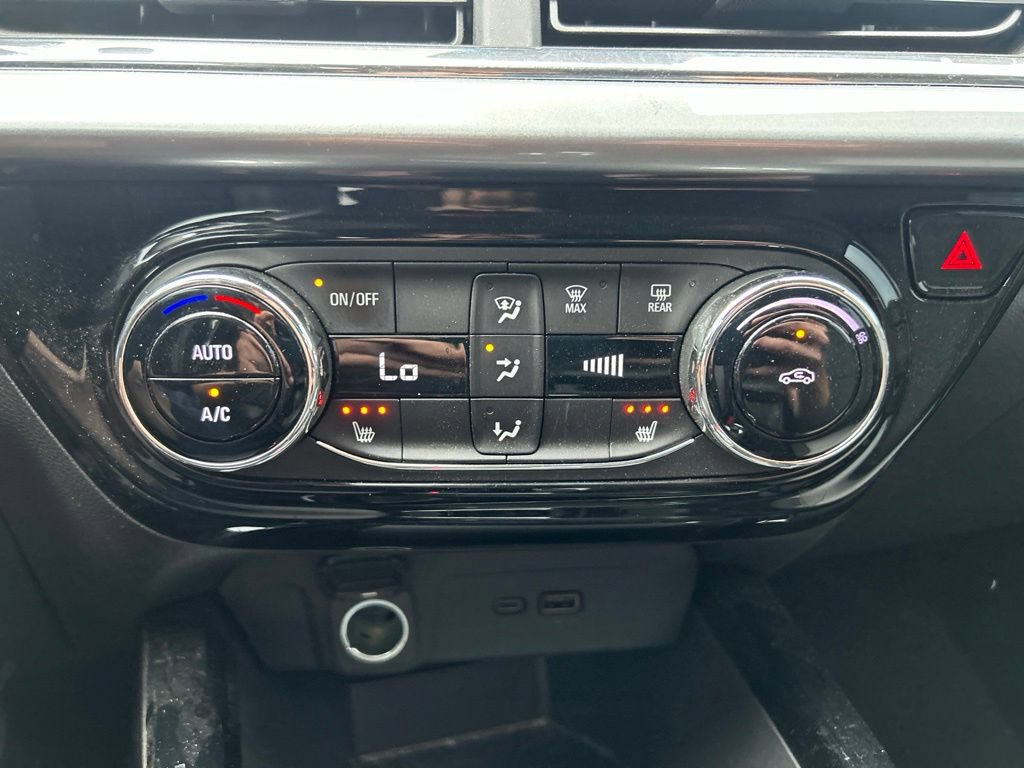 Used 2025 Chevrolet Trax LT w/ Driver Confidence Package FWD image 23