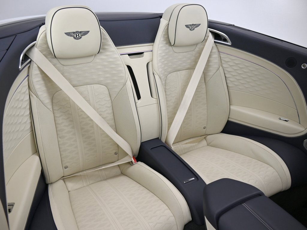 Used 2025 Bentley Continental GT Speed image 15