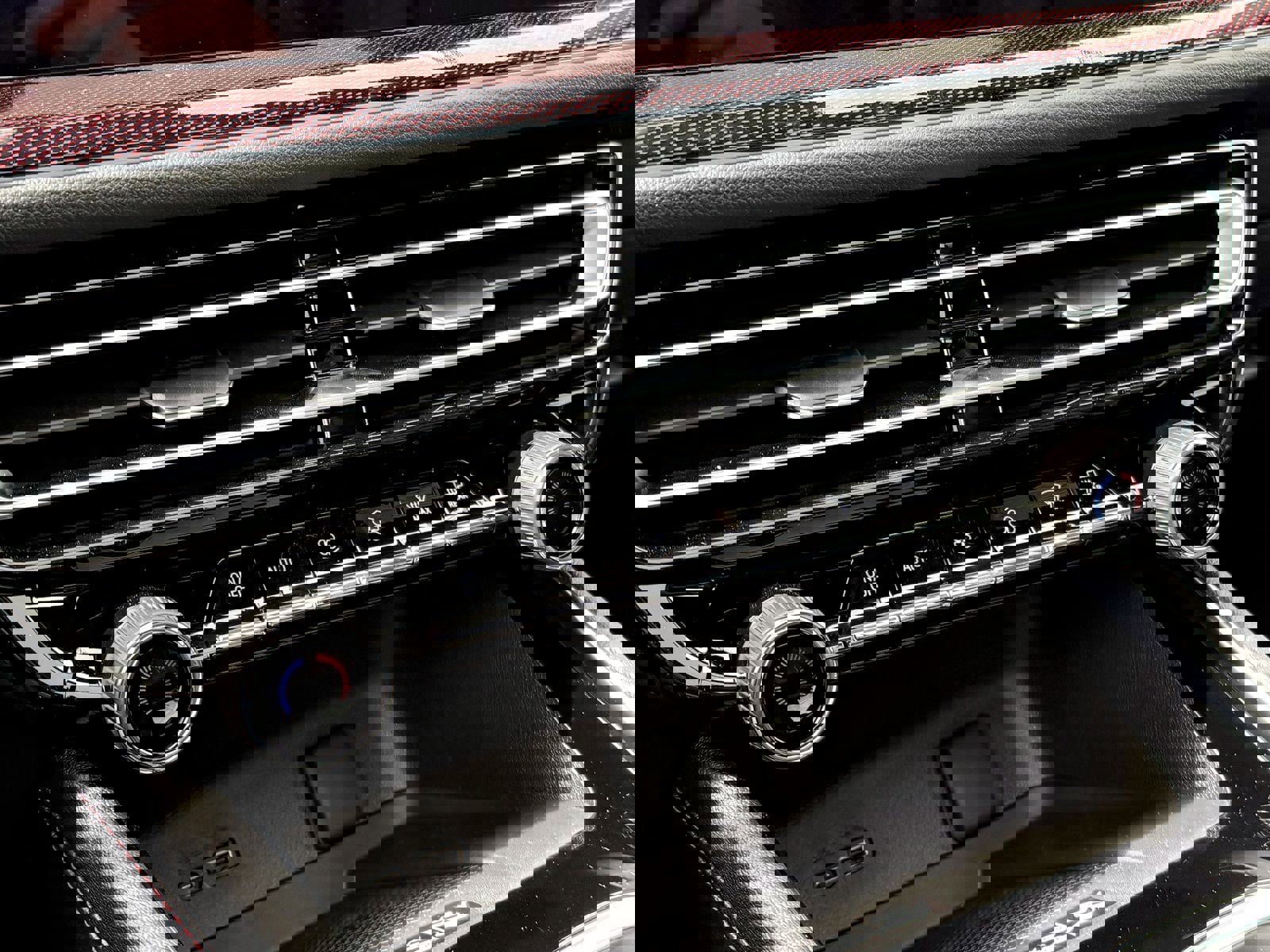 New 2026 Chevrolet Traverse Z71 w/ Enhanced Driving Package AWD/4WD image 21