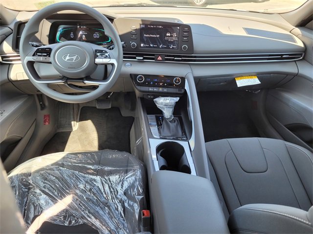 New 2025 Hyundai Elantra Blue image 10