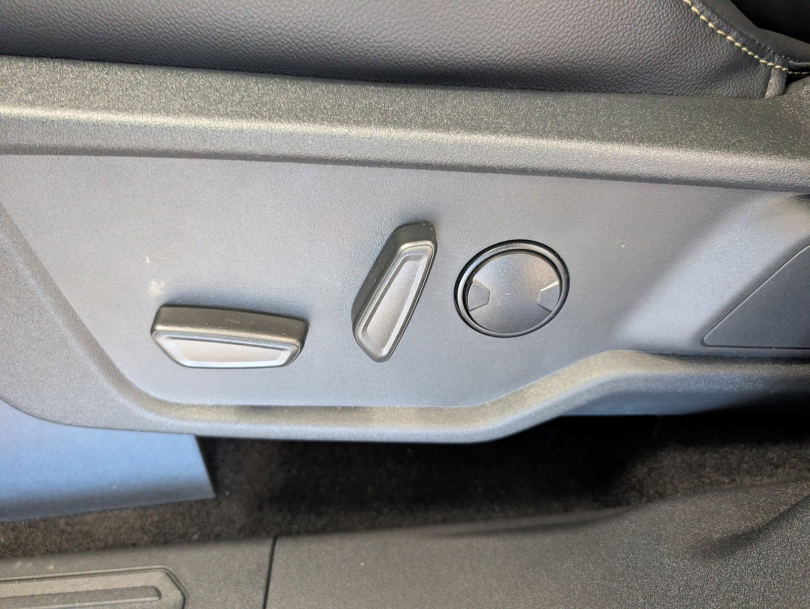 New 2025 Ford Bronco Badlands image 13