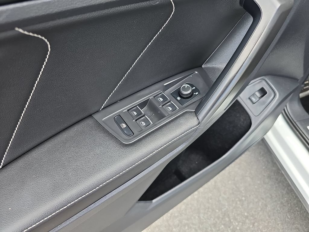 Used 2022 Volkswagen Tiguan SE R-Line AWD/4WD image 19