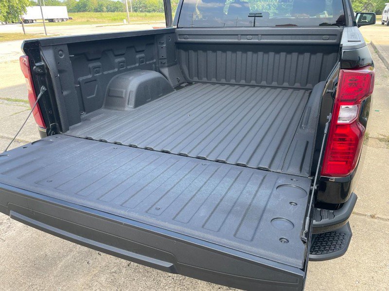 Used 2024 Chevrolet Silverado 1500 Custom w/ Turbomax Blackout Package AWD/4WD image 13