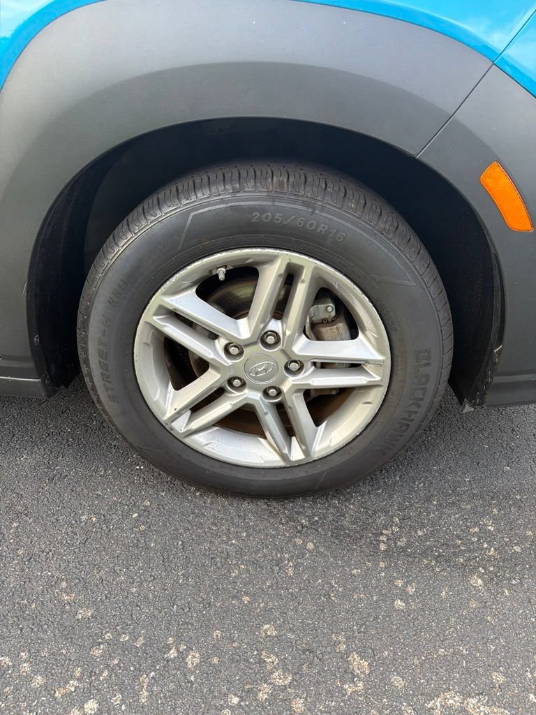 Used 2023 Hyundai Kona SE FWD image 4
