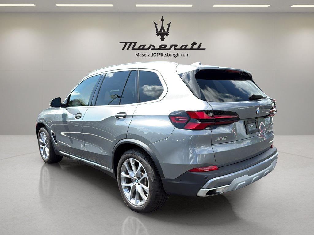 Used 2024 BMW X5 xDrive40i w/ Parking Assistance Package AWD/4WD image 7