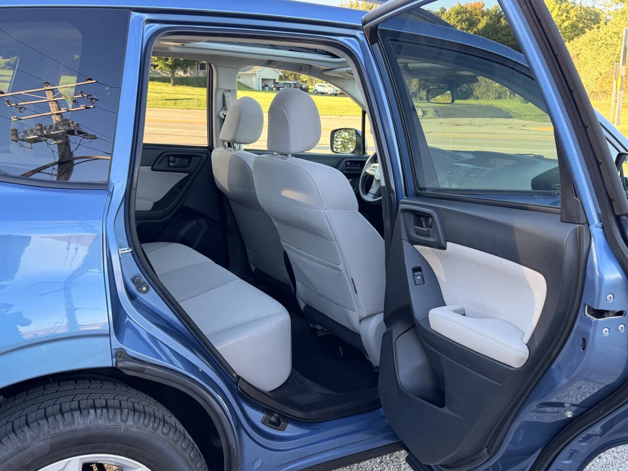 Used 2015 Subaru Forester 2.5i Premium AWD/4WD image 24