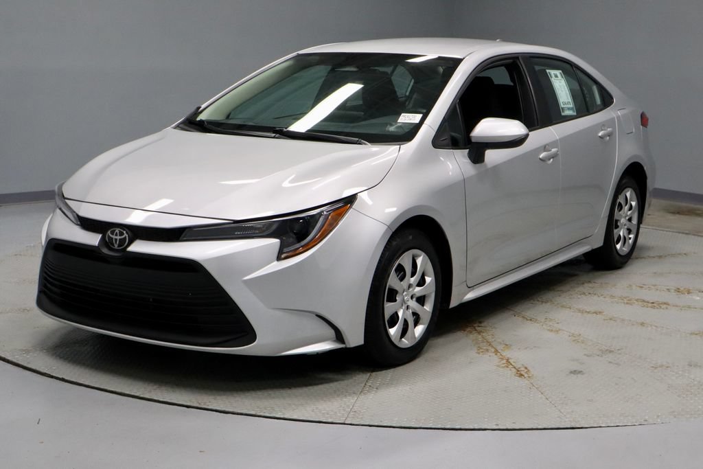 Used 2025 Toyota Corolla LE FWD image 7