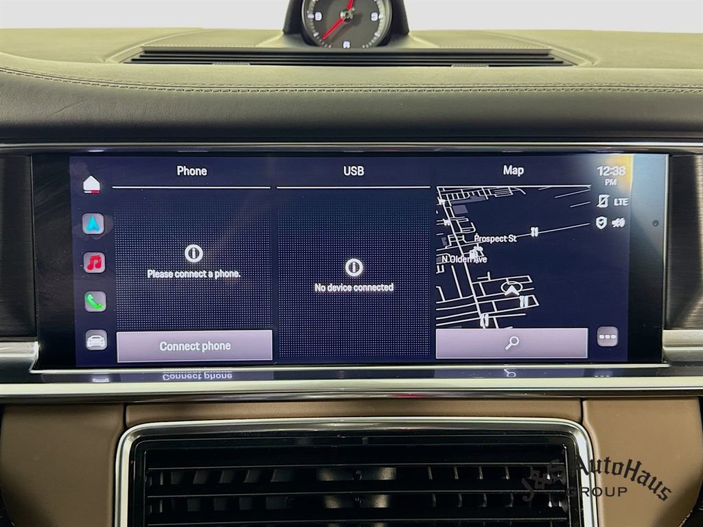 Used 2022 Porsche Panamera 4 Platinum Edition image 17