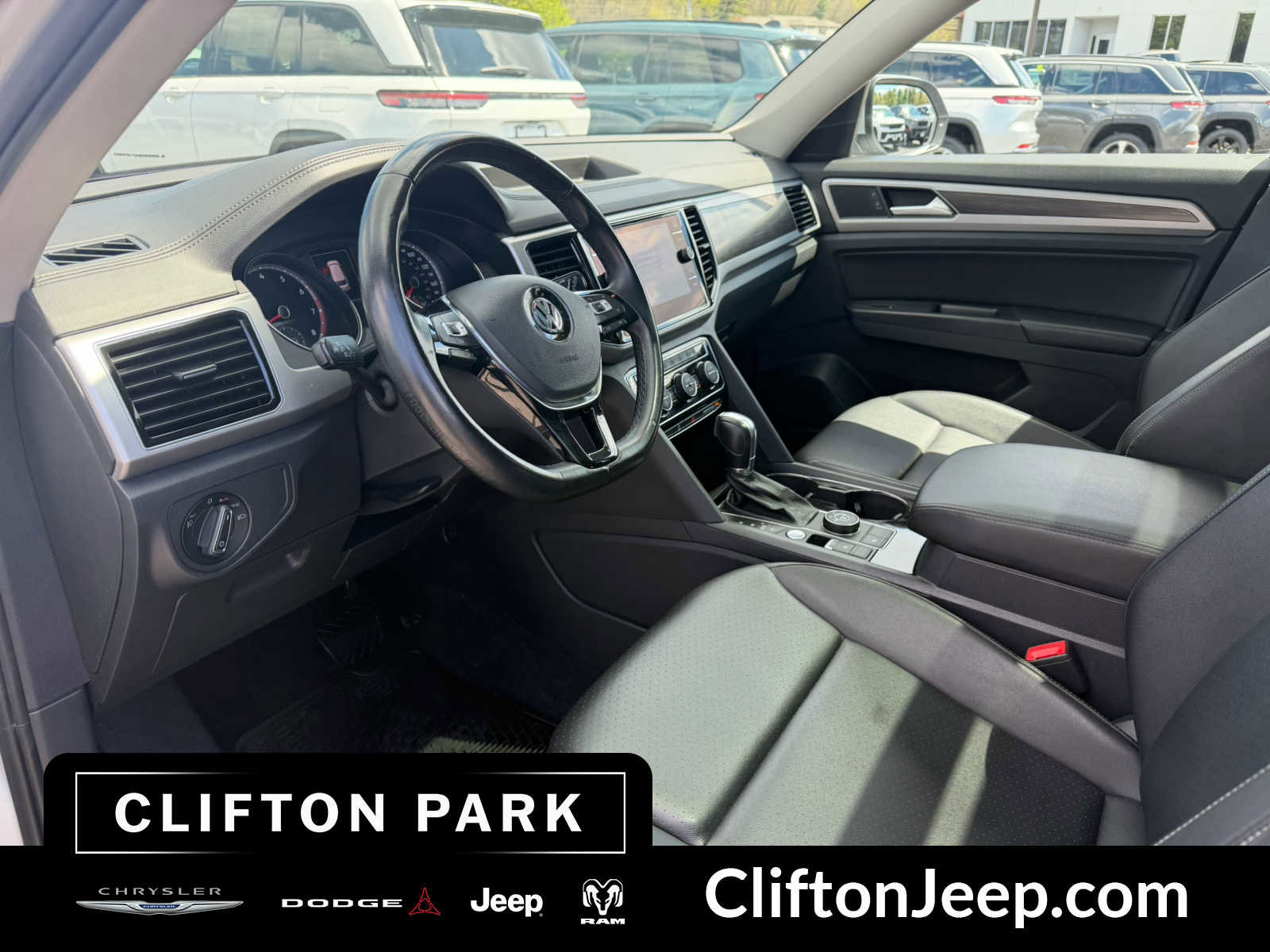 Used 2018 Volkswagen Atlas SEL AWD/4WD image 12