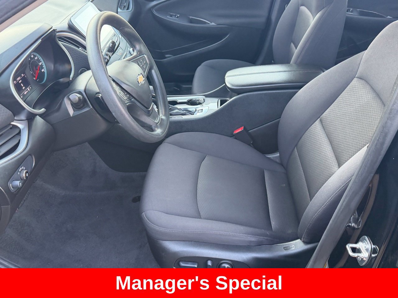 Used 2025 Chevrolet Malibu LT FWD image 25