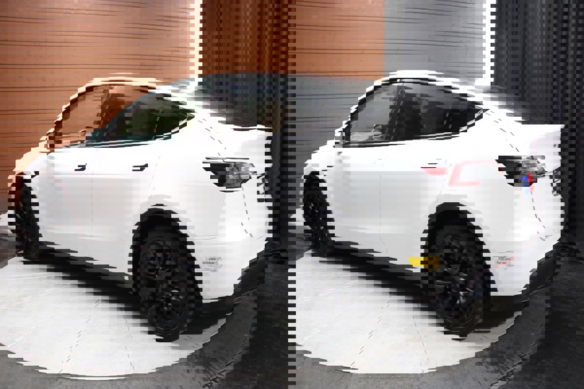 Used 2022 Tesla Model Y Long Range image 78