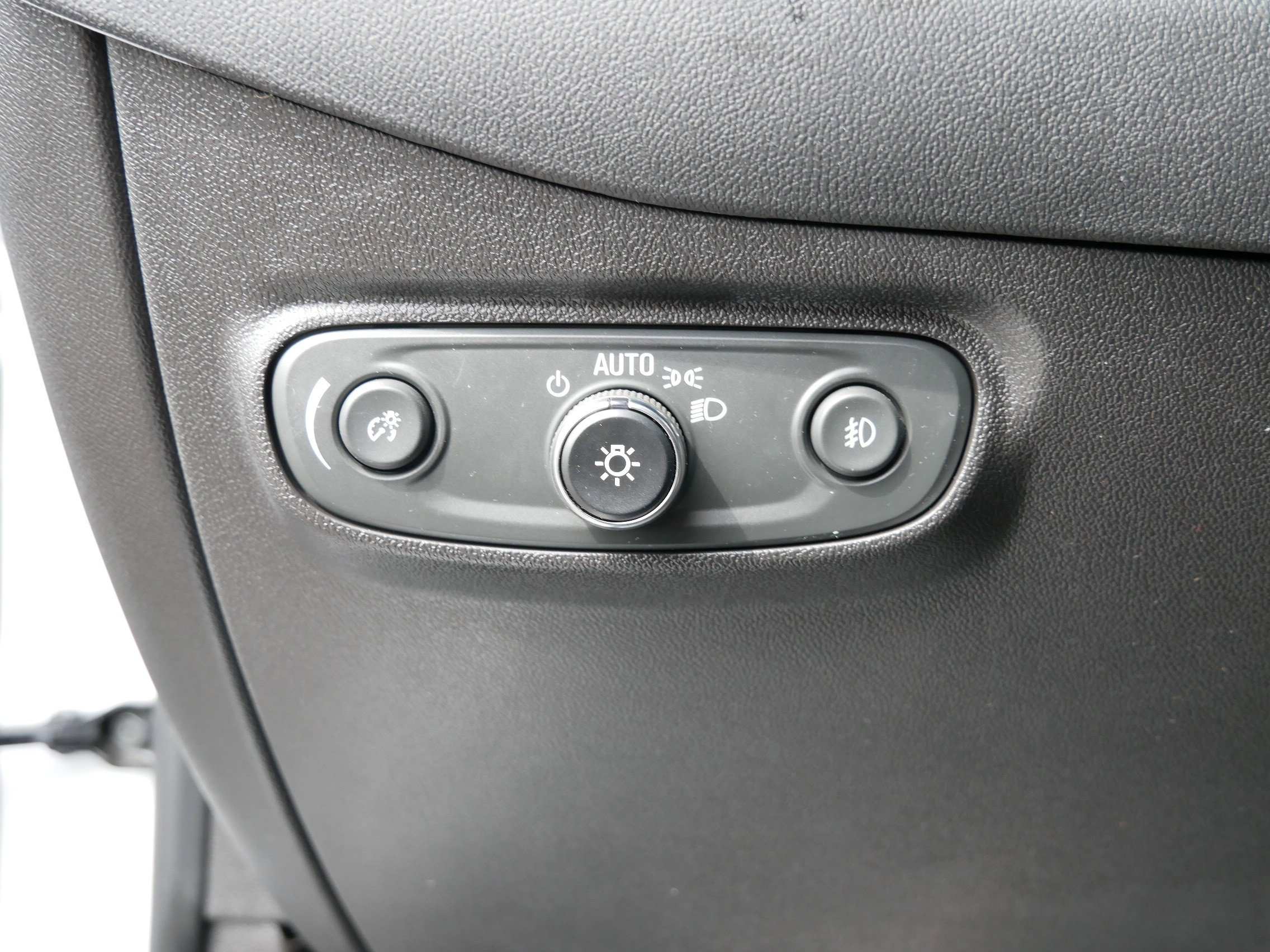 Used 2023 Chevrolet Equinox Premier image 8