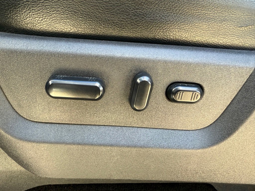 Used 2016 Ford F250 Lariat w/ Lariat Ultimate Package AWD/4WD image 22