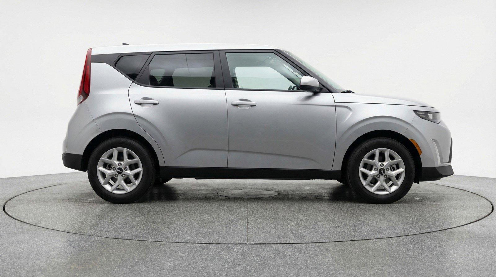 Used 2025 Kia Soul LX w/ LX Technology Package image 11