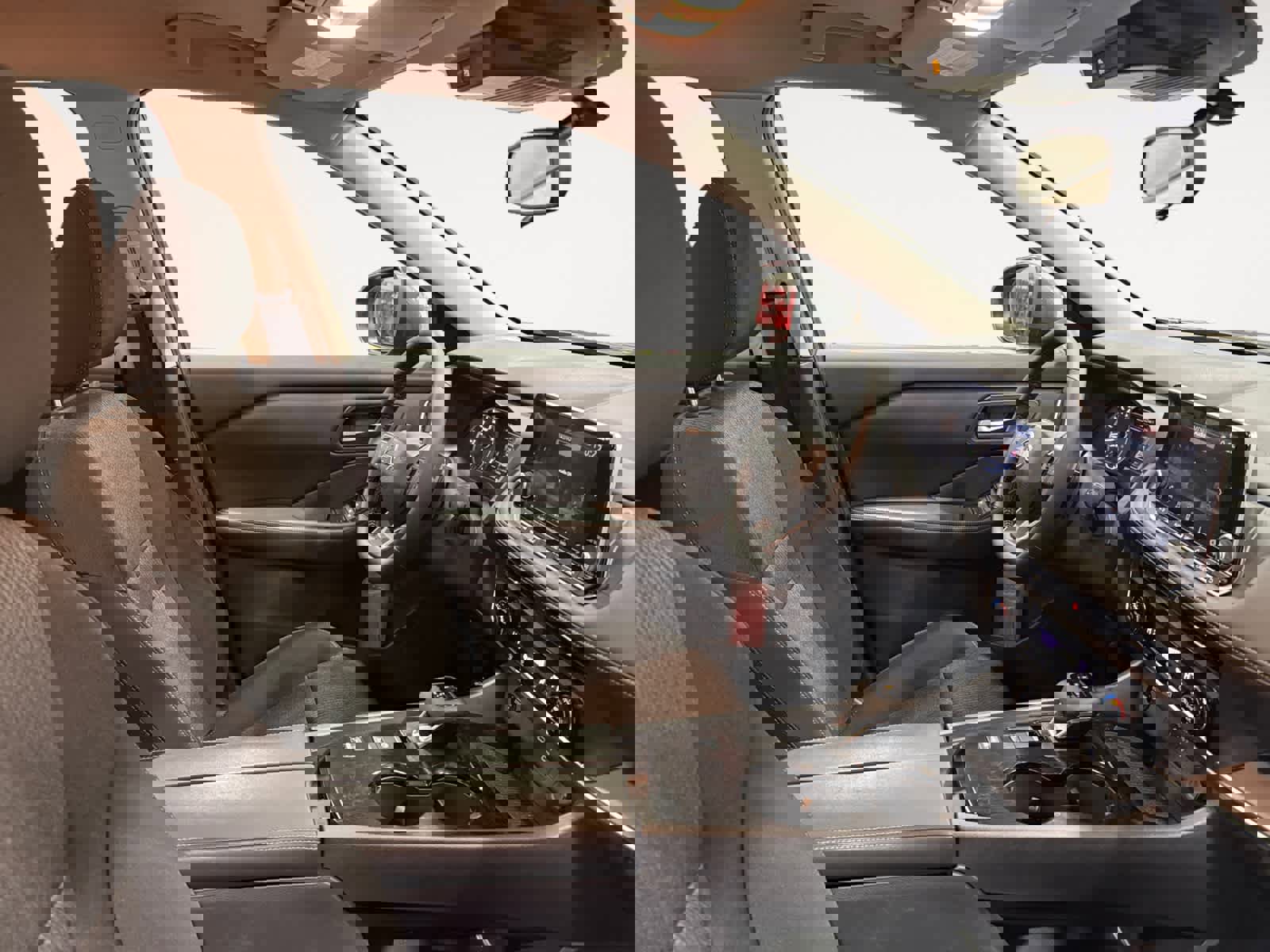 Used 2025 Nissan Rogue SV image 16