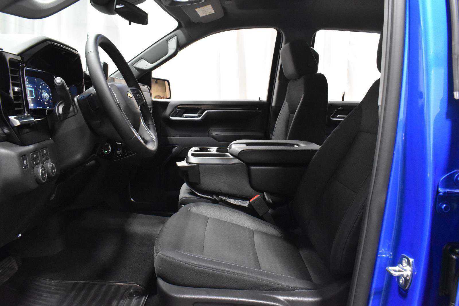 Used 2026 Chevrolet Silverado 1500 LT AWD/4WD image 7