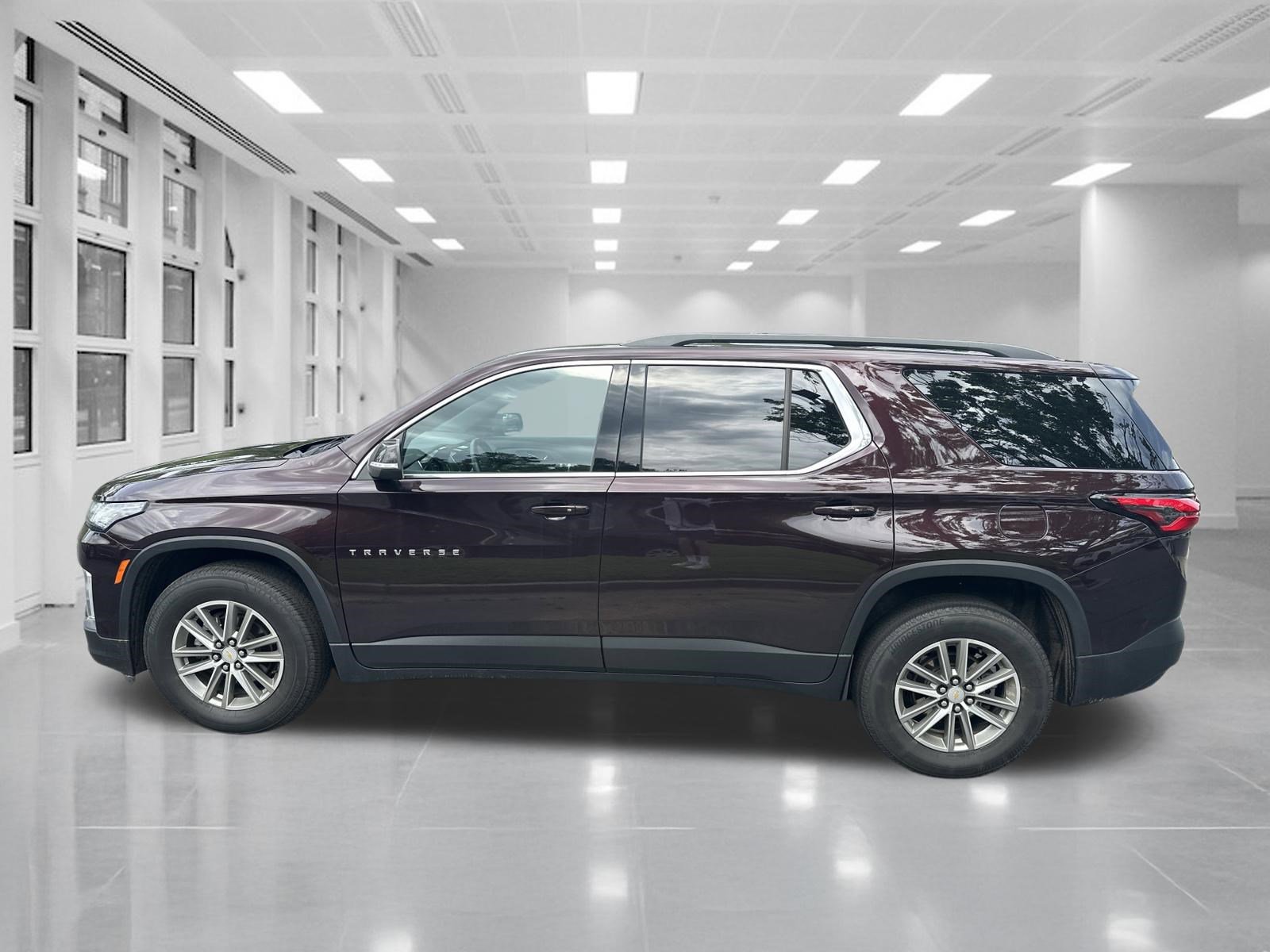 Used 2023 Chevrolet Traverse LT FWD image 16