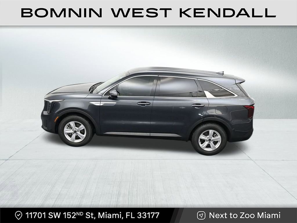 Used 2024 Kia Sorento LX image 13