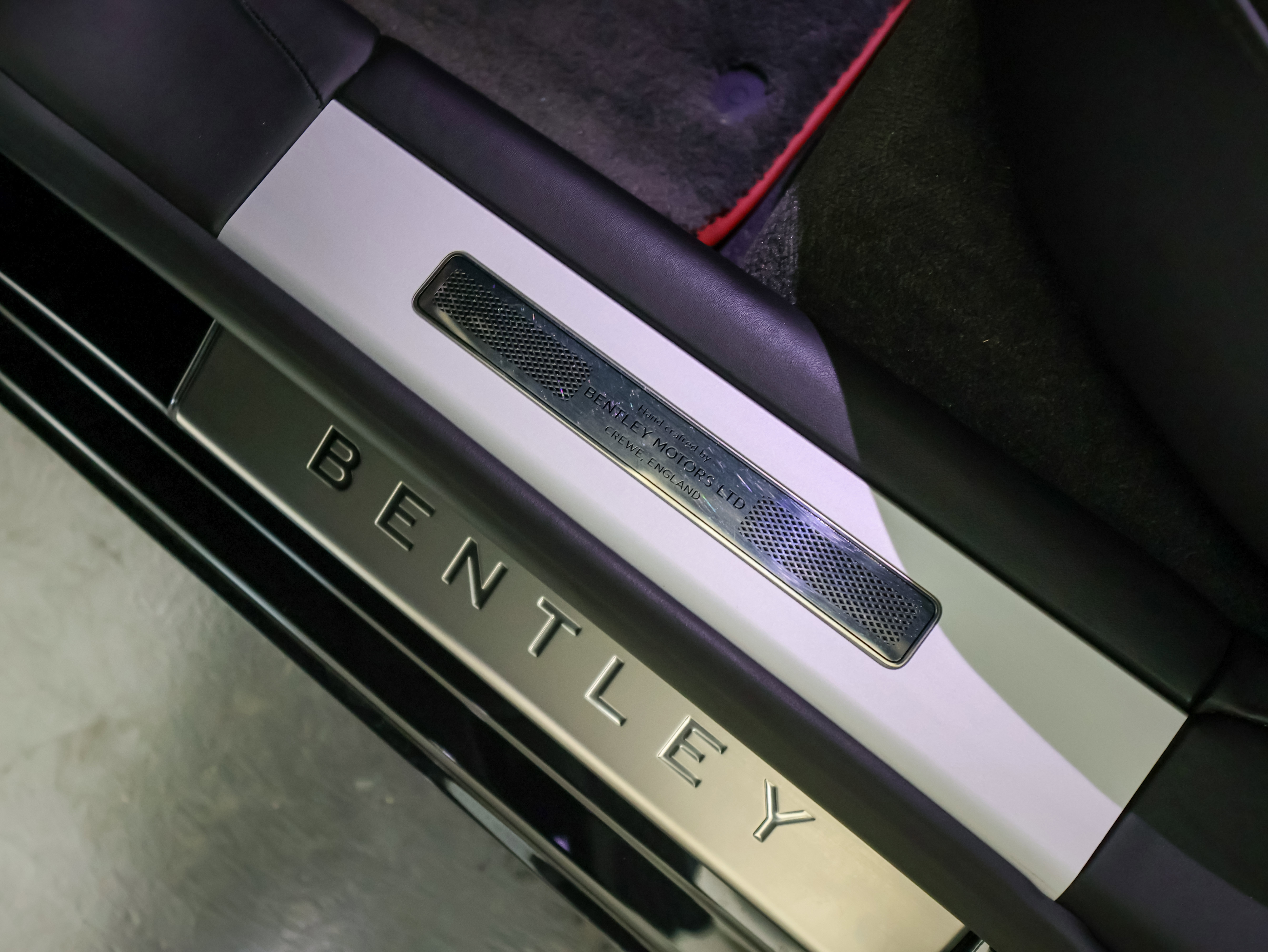 Used 2022 Bentley Flying Spur V8 image 27