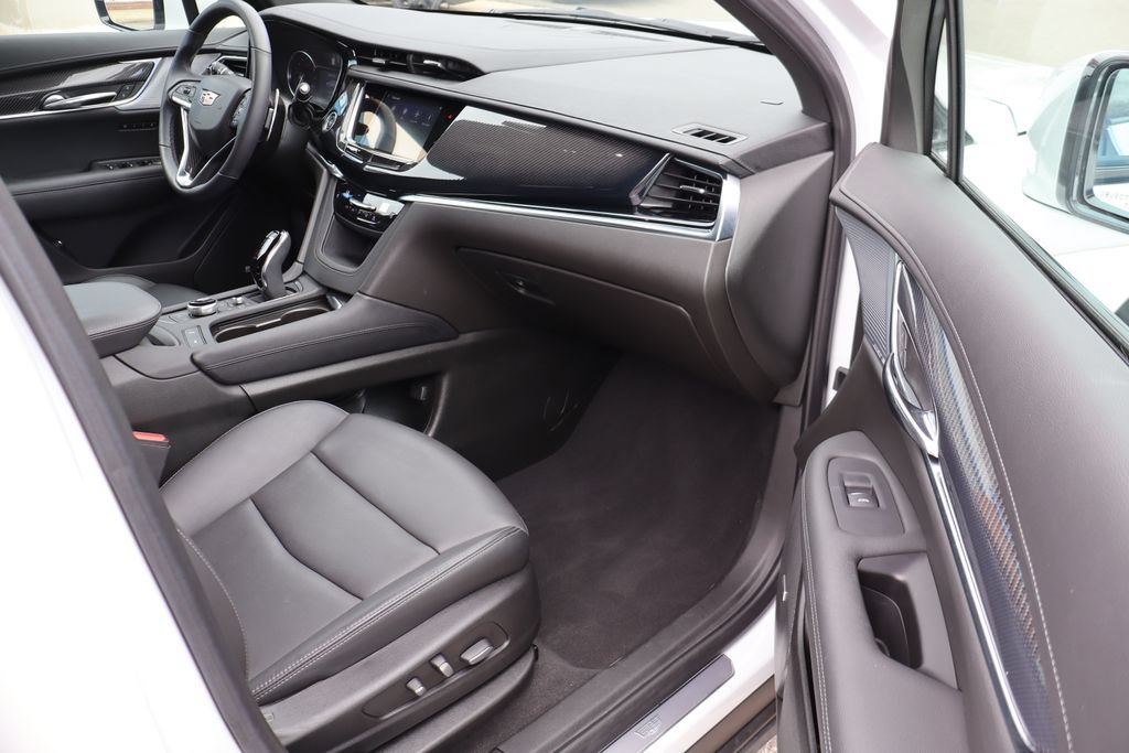 Certified 2024 Cadillac XT6 Sport w/ LPO, Floor Liner Package AWD/4WD image 53