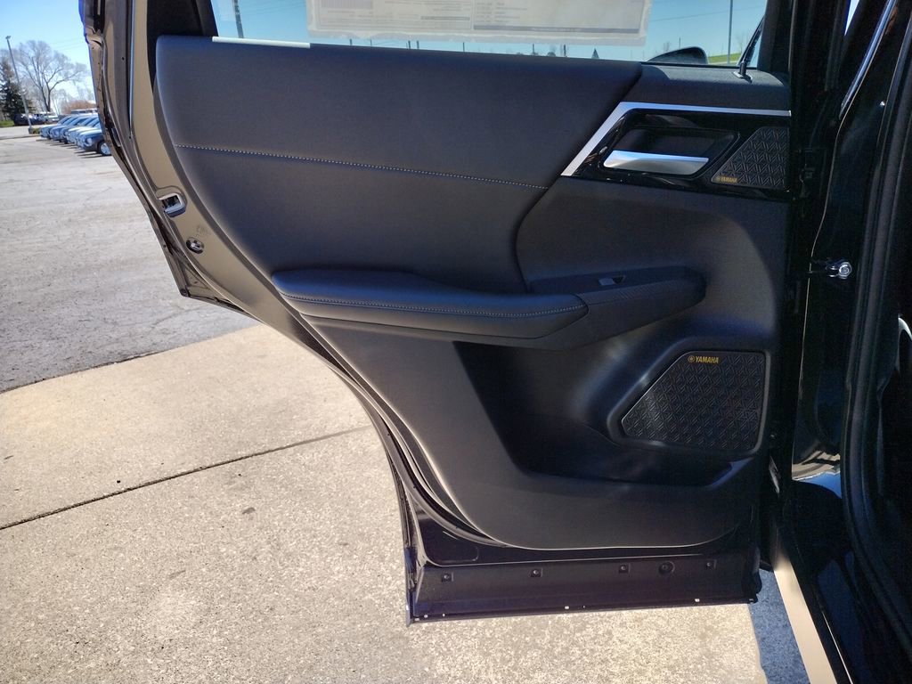 New 2026 Mitsubishi Outlander SE AWD/4WD image 31