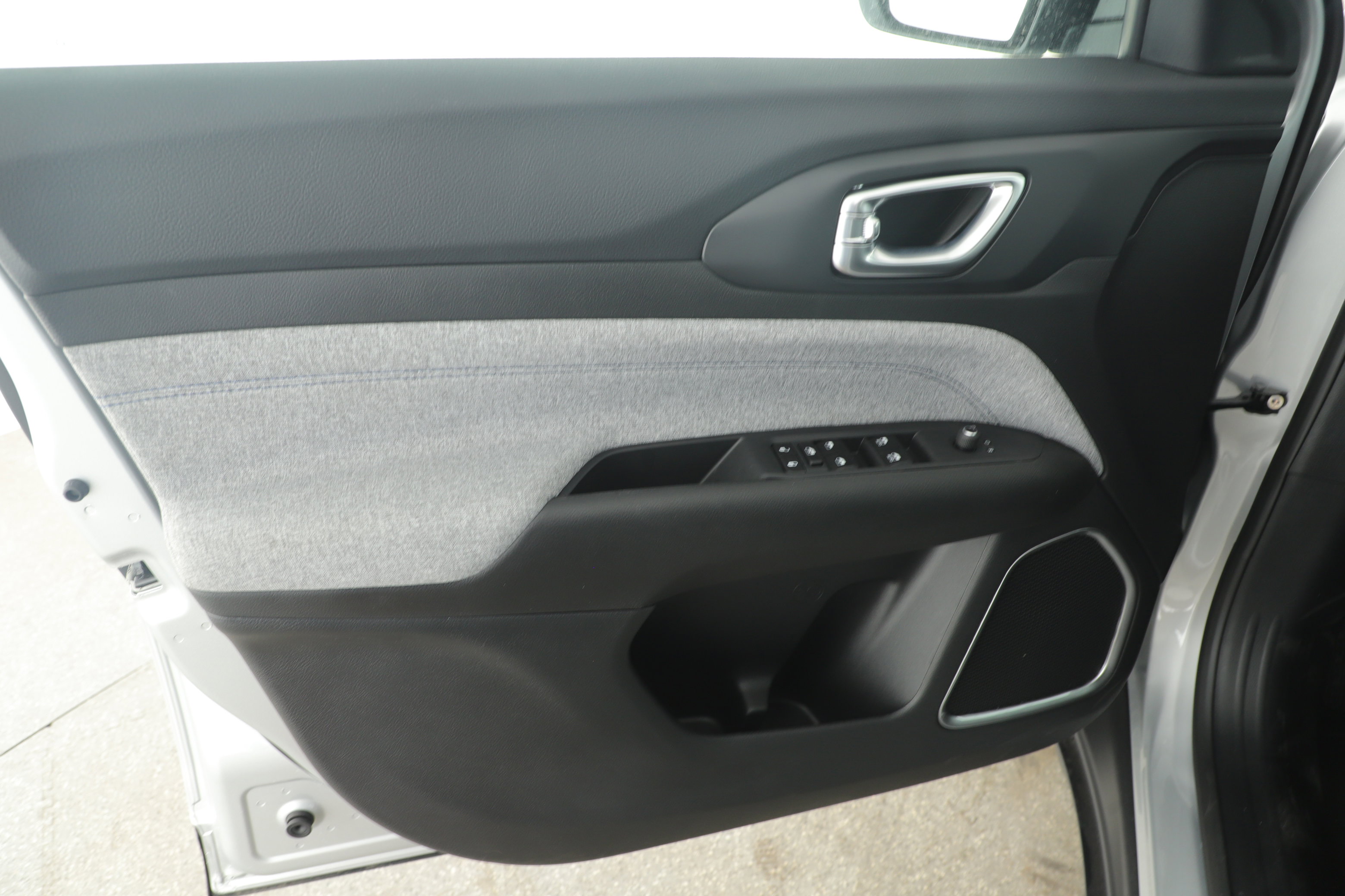 New 2026 Jeep Compass Latitude image 8