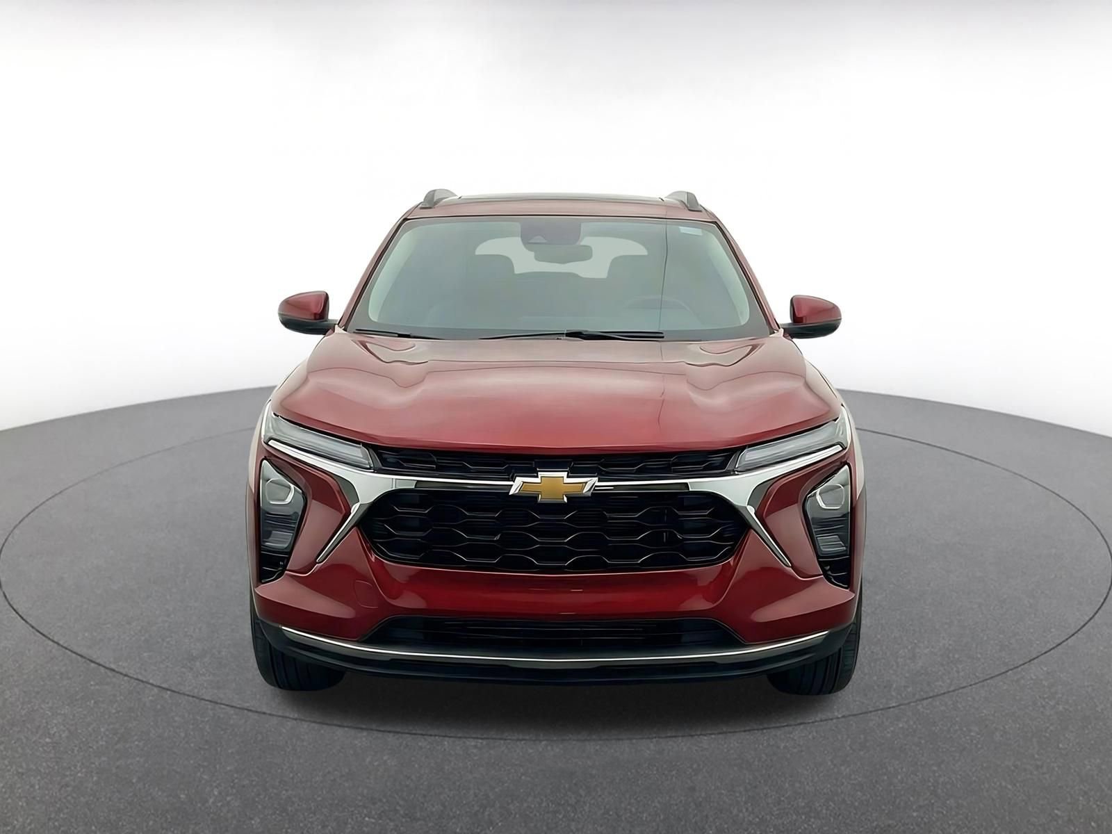 Used 2025 Chevrolet Trax LT w/ LT Convenience Package FWD image 2