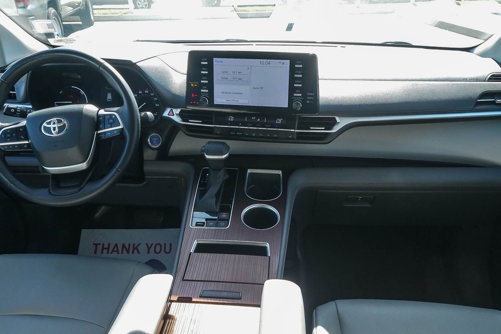 Used 2022 Toyota Sienna XLE image 11