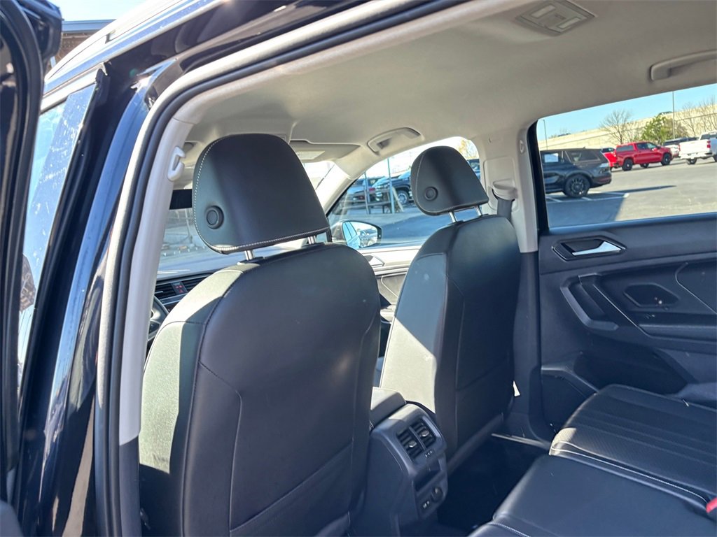 Used 2024 Volkswagen Tiguan SE image 25