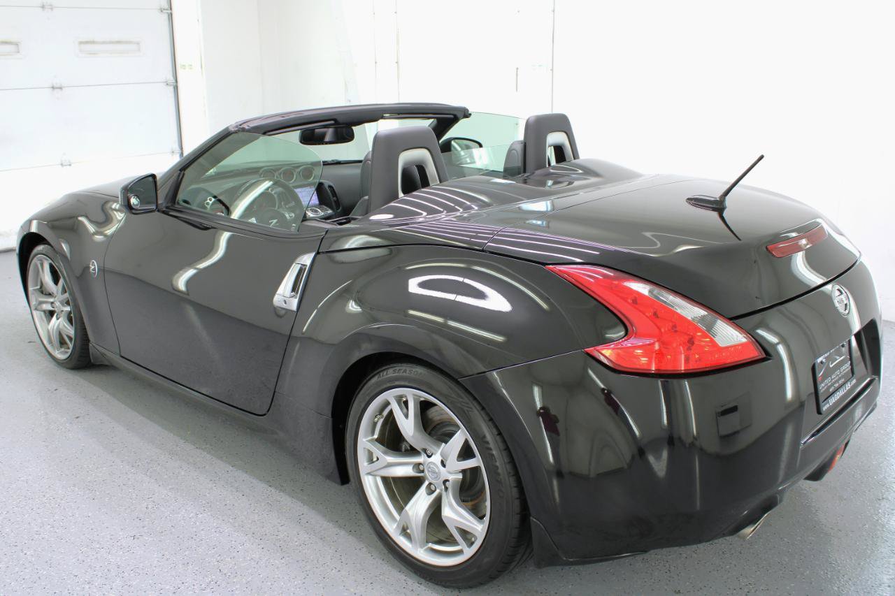 Used 2010 Nissan 370Z Touring w/ Sport Pkg RWD image 6