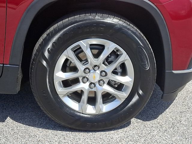 Used 2021 Chevrolet Traverse LT image 11