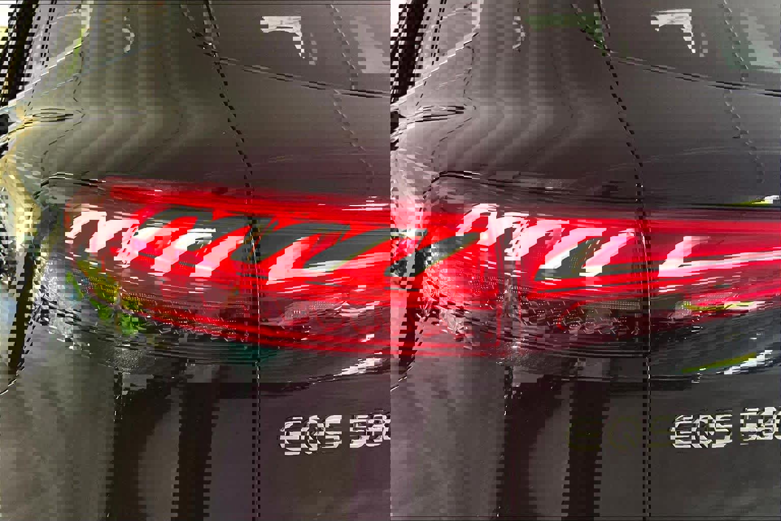 Used 2023 Mercedes-Benz EQS 580 4MATIC SUV image 28