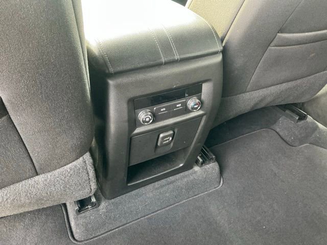 Used 2024 Chevrolet Traverse LT image 37