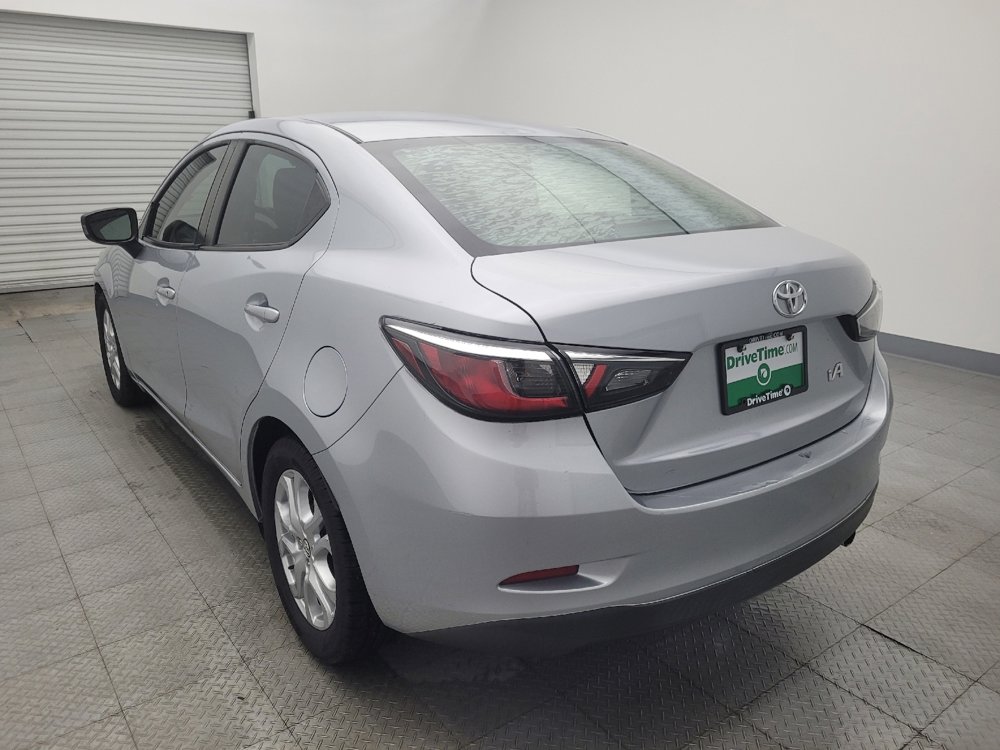 Used 2017 Toyota Yaris iA image 5