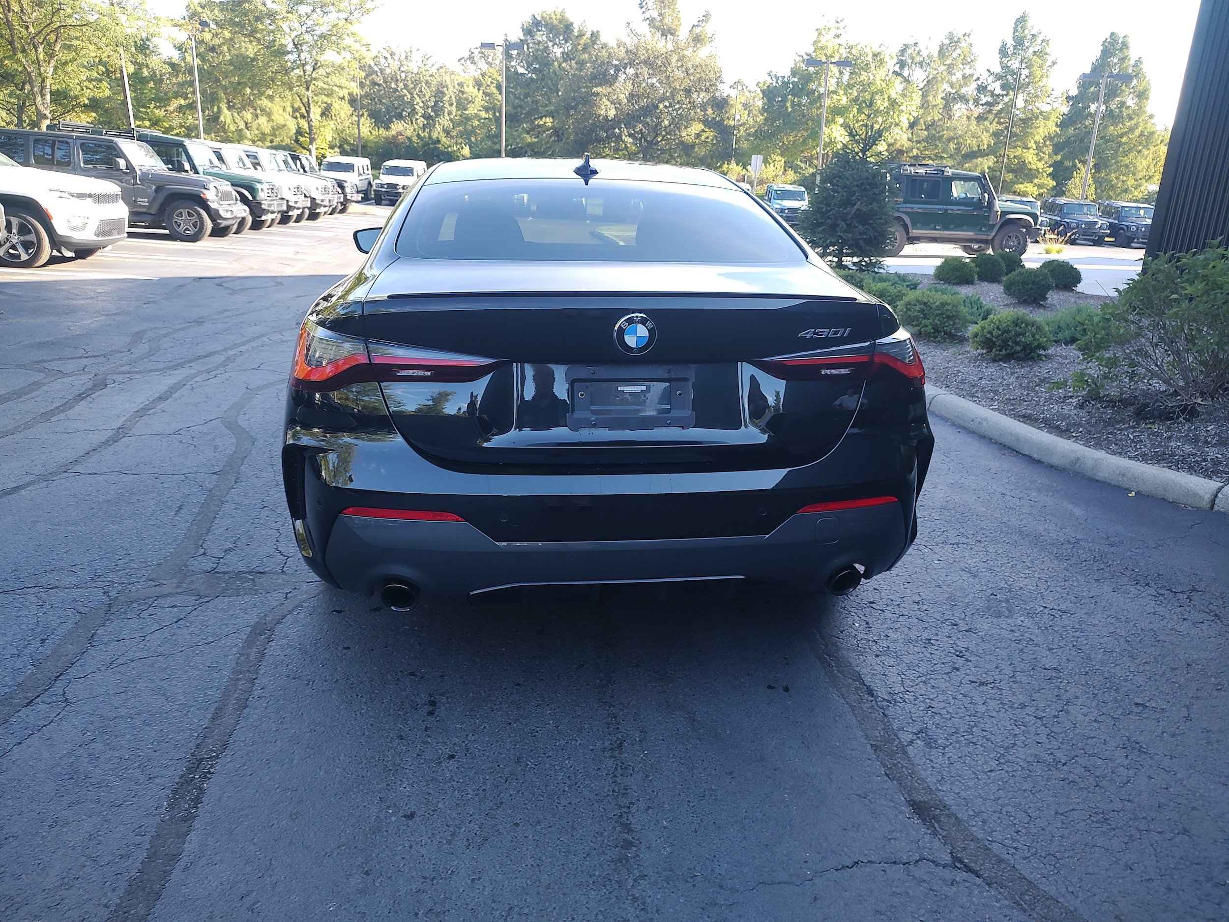 Used 2022 BMW 430i Coupe w/ M Sport Package RWD image 7