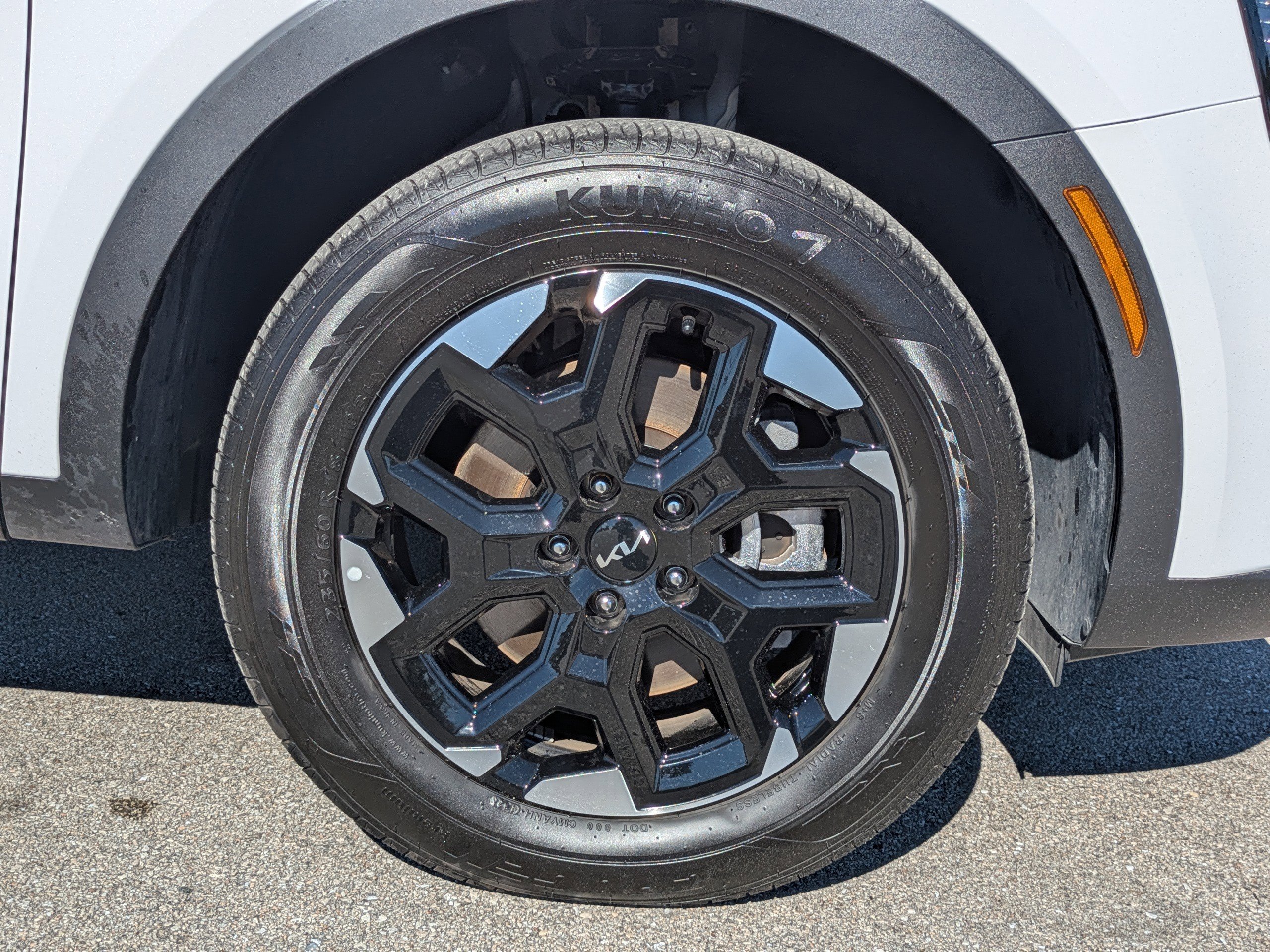 Certified 2025 Kia Sorento S image 11