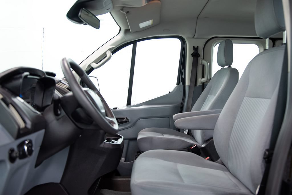 Used 2019 Ford Transit 350 XLT RWD image 5