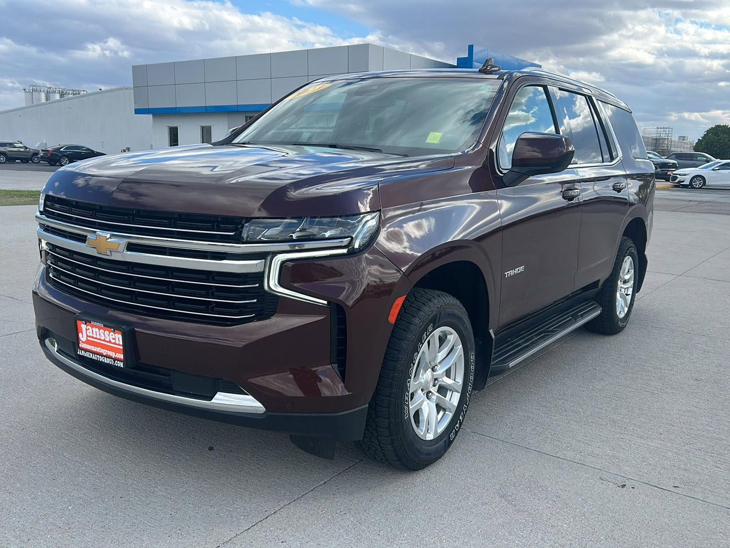 Used 2023 Chevrolet Tahoe LT AWD/4WD image 2