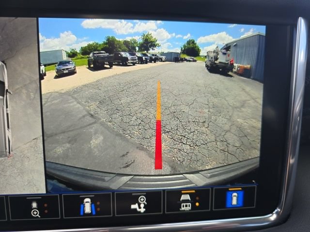 Used 2023 GMC Yukon Denali AWD/4WD image 18