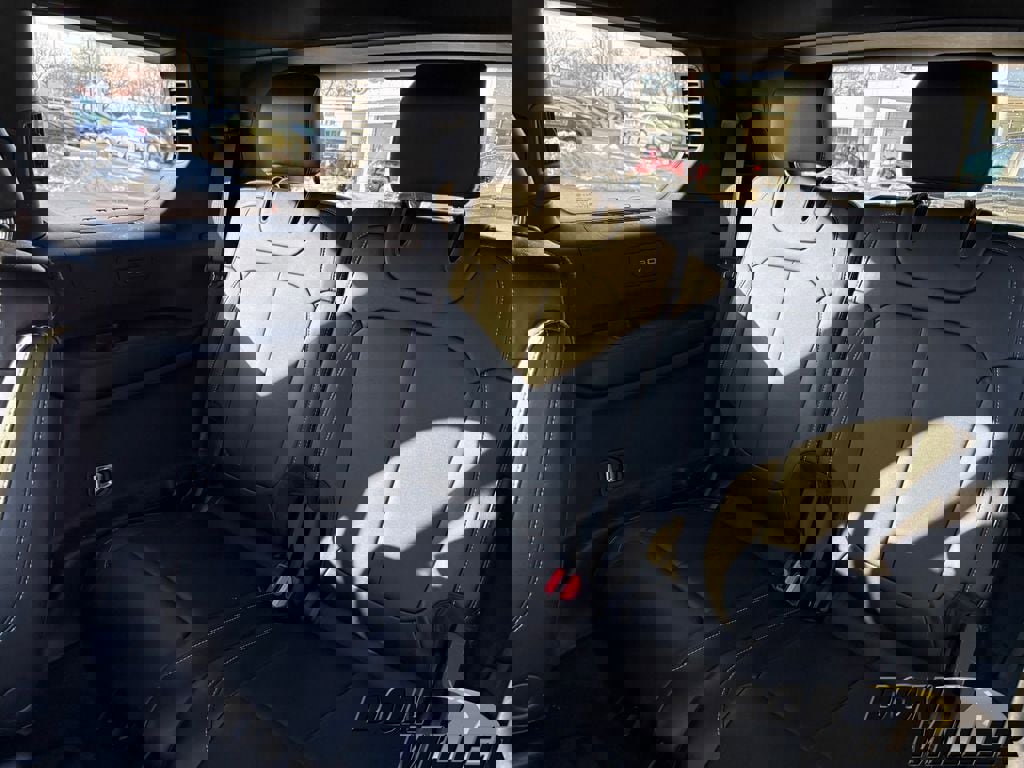 New 2025 Jeep Grand Cherokee L Limited w/ Trailer Tow Package image 28