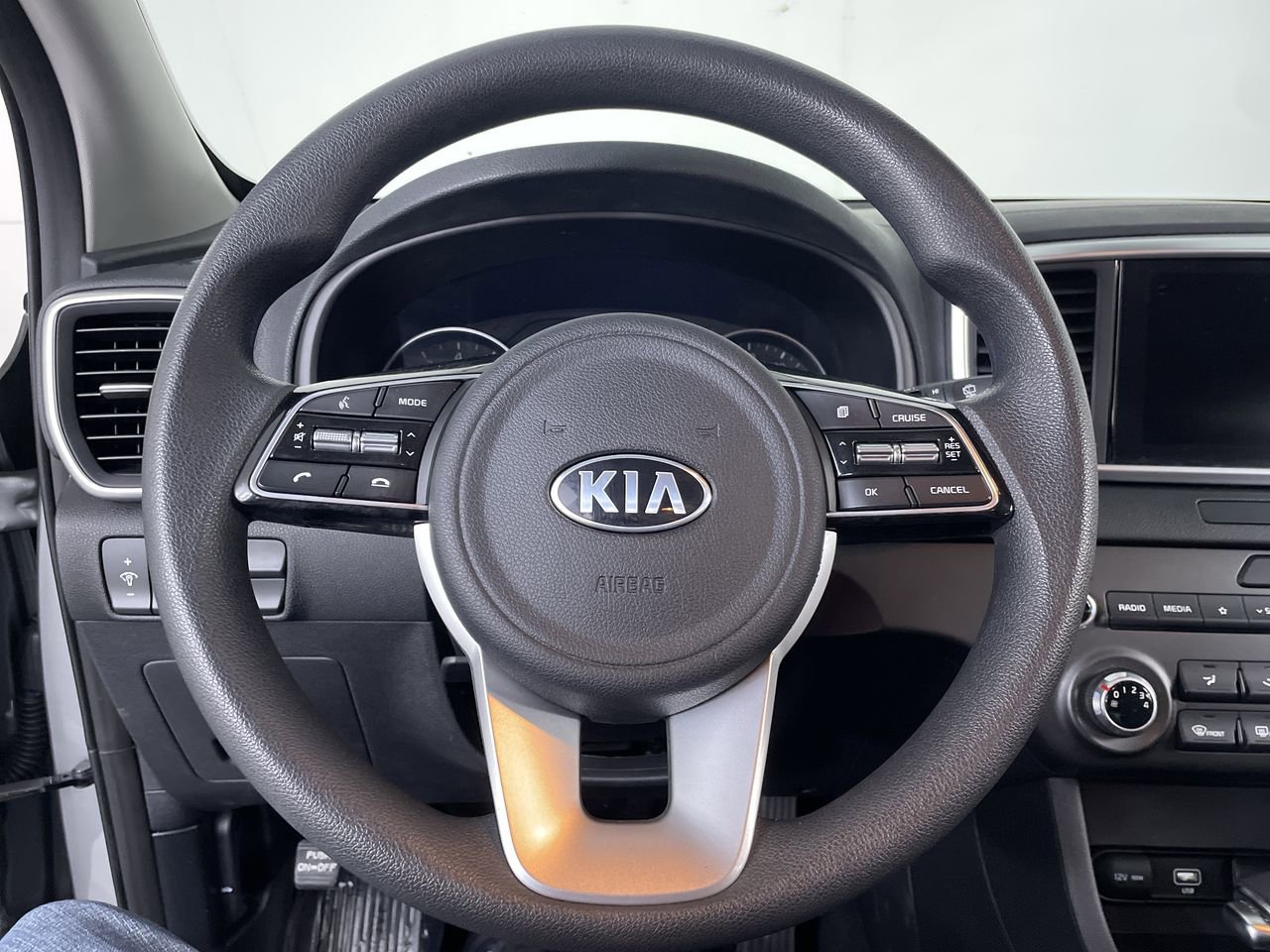 Used 2021 Kia Sportage LX AWD/4WD image 13